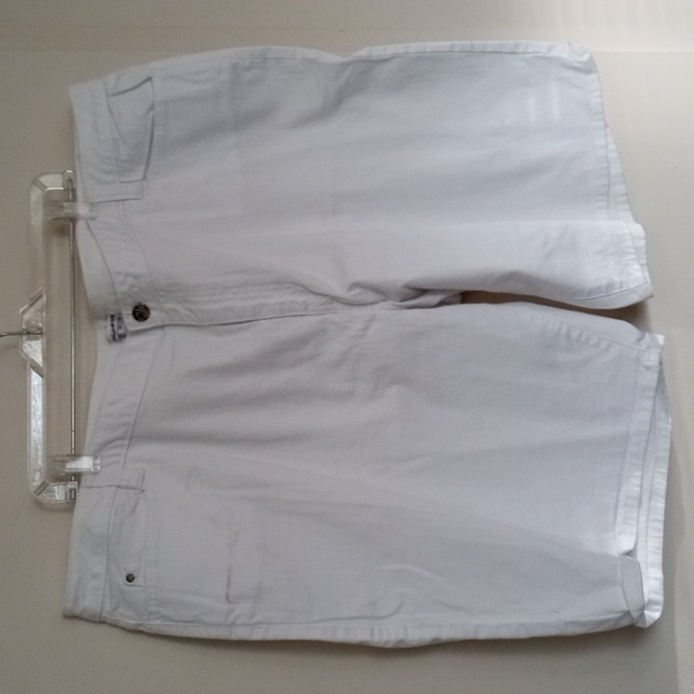 CLEARANCE  White Denim Jean Shorts Size 28